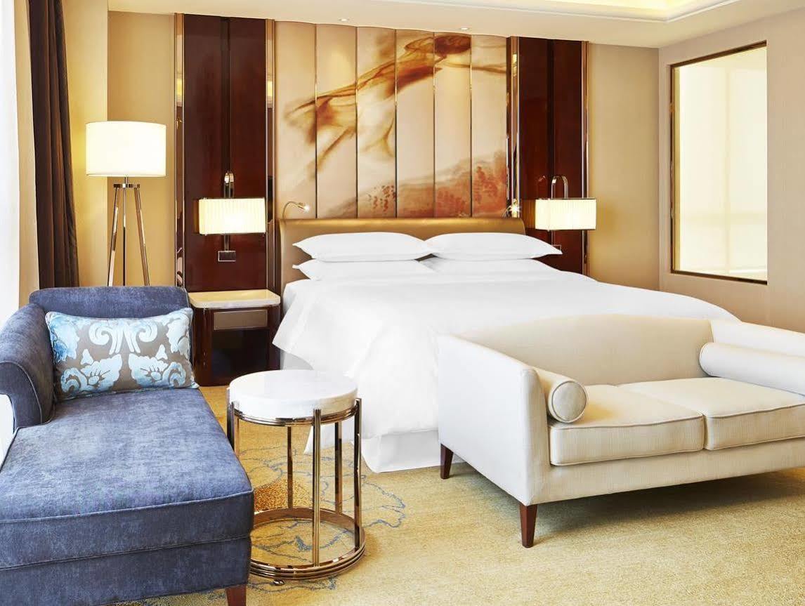 Sheraton Grand Zhengzhou Hotel Eksteriør billede